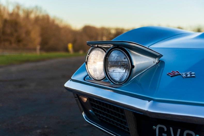 Image 8/50 of Chevrolet Corvette Stingray (1972)