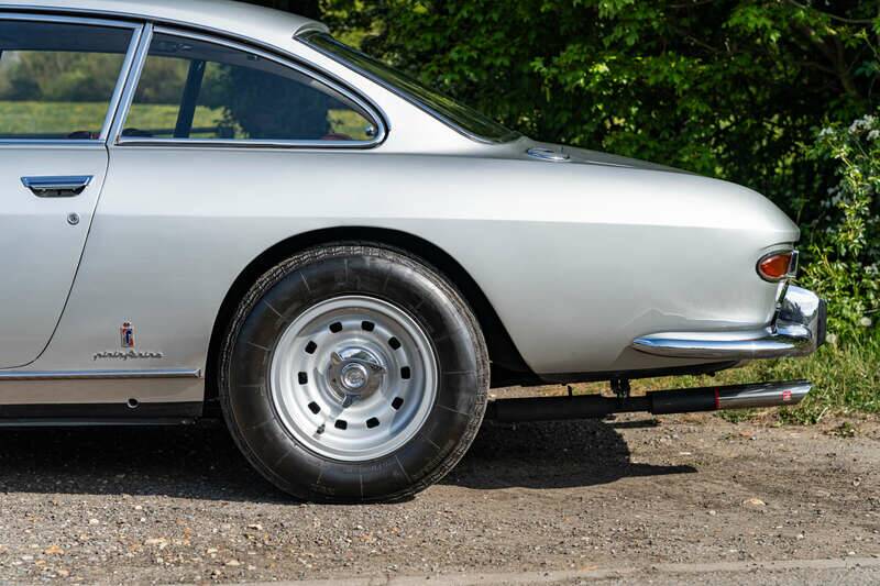 Image 36/49 de Ferrari 330 GT 2+2 (1966)