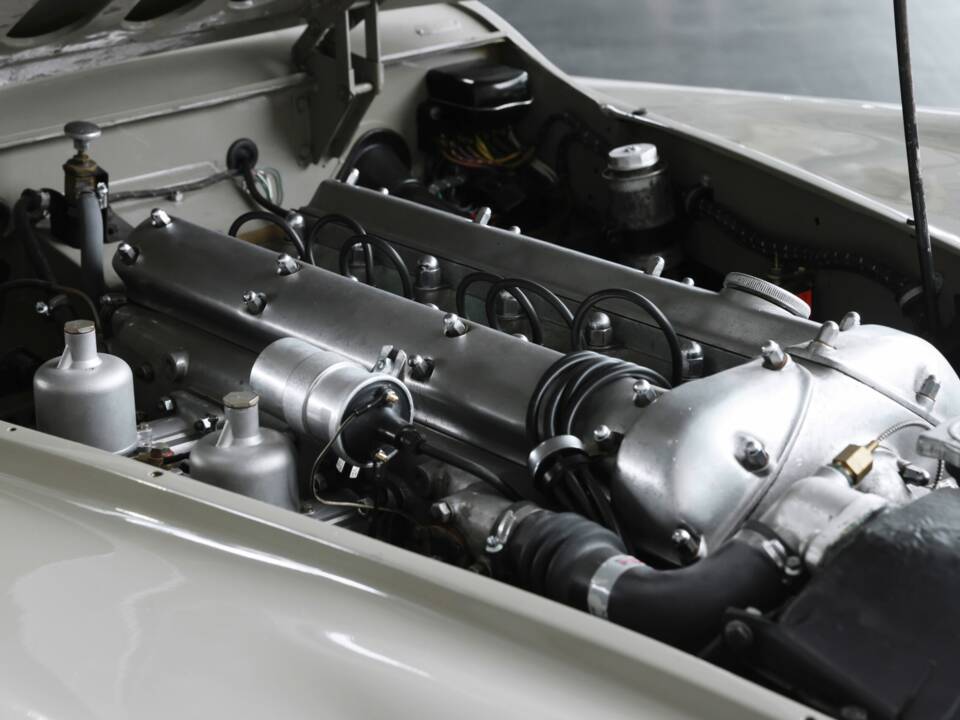 Bild 36/50 von Jaguar XK 120 DHC (1953)