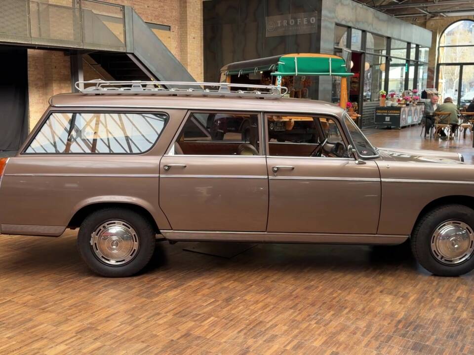Image 8/40 of Peugeot 404 Break (1965)
