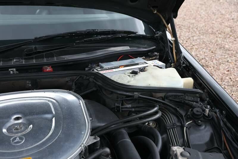 Image 13/50 of Mercedes-Benz 560 SEC 6.0 AMG (1989)