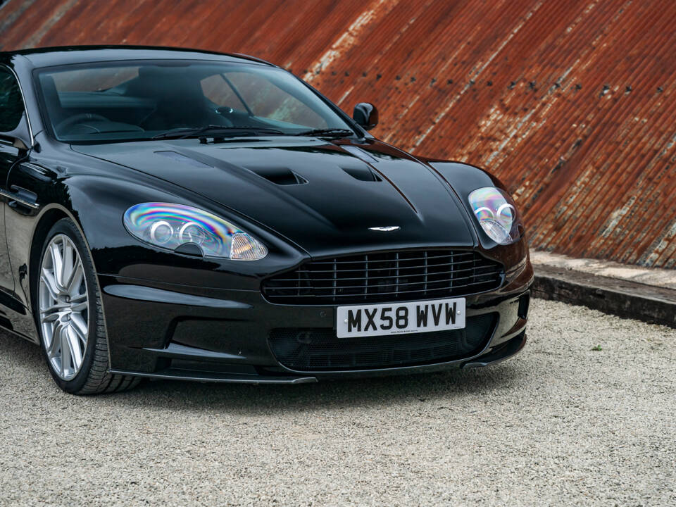Image 19/36 of Aston Martin DBS (2008)