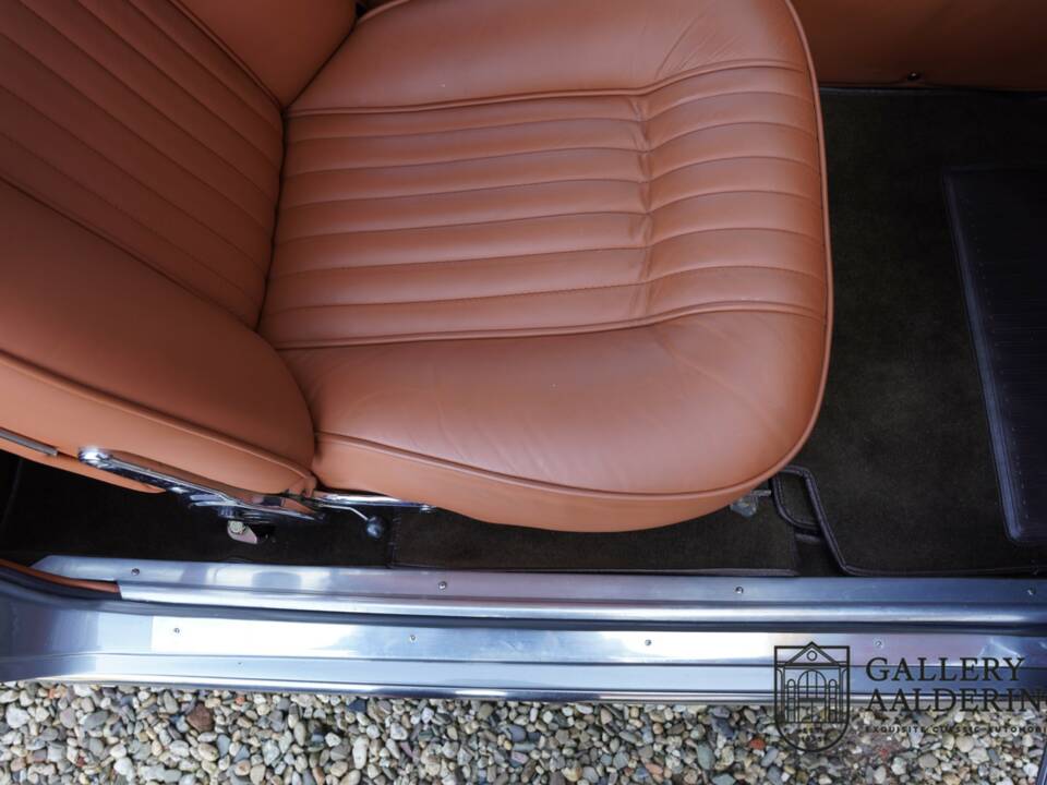 Image 49/50 de Ferrari 330 GT 2+2 (1965)