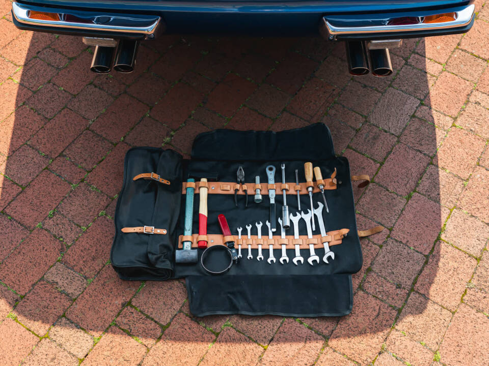 Image 19/30 de Ferrari 365 GTB&#x2F;4 Daytona (1973)