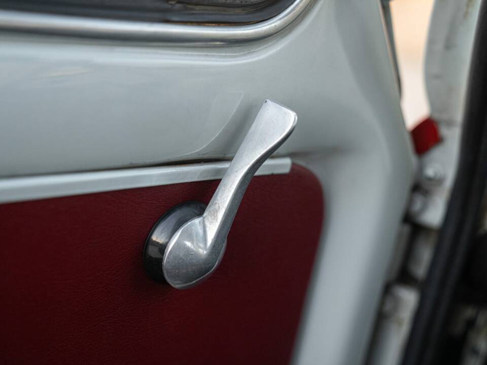 Image 33/50 of FIAT 500 F (1970)