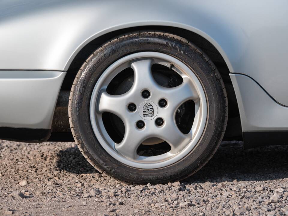 Bild 53/56 von Porsche 911 Carrera 4 (1990)