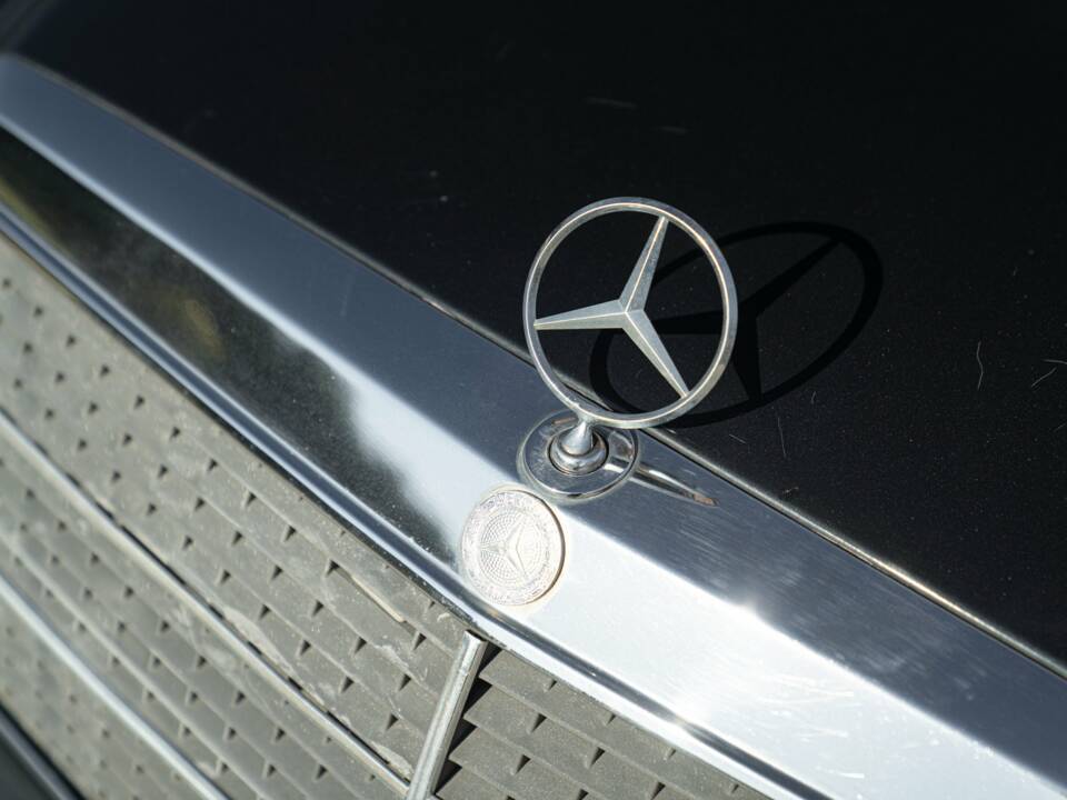 Image 12/45 of Mercedes-Benz 190 E (1989)