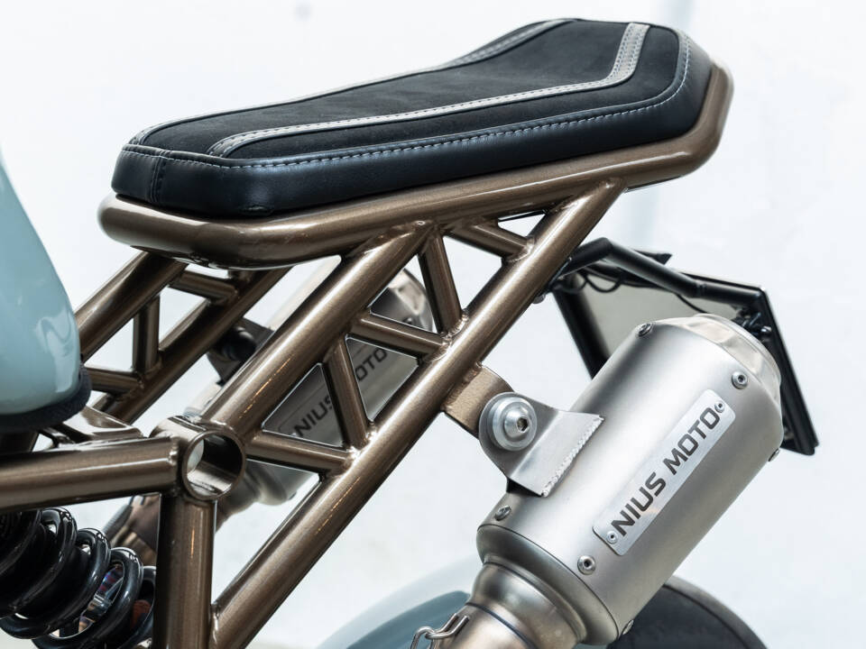 Image 15/28 of Ducati DUMMY (2002)