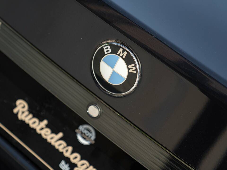 Image 16/50 of BMW 750iL (2001)
