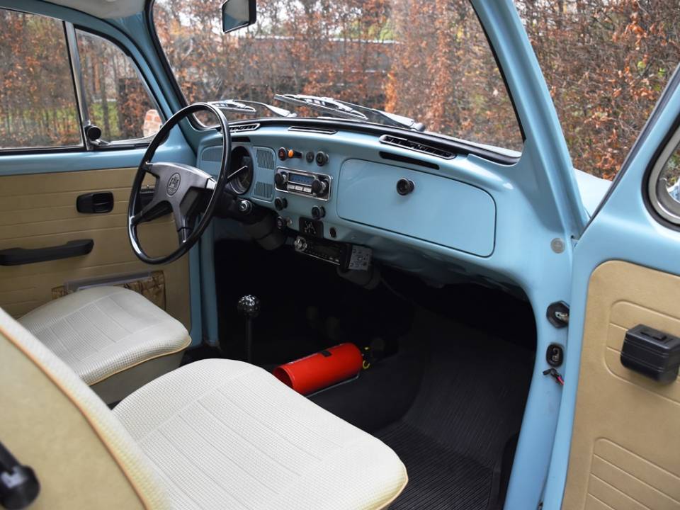 Image 29/34 de Volkswagen Beetle 1302 (1974)