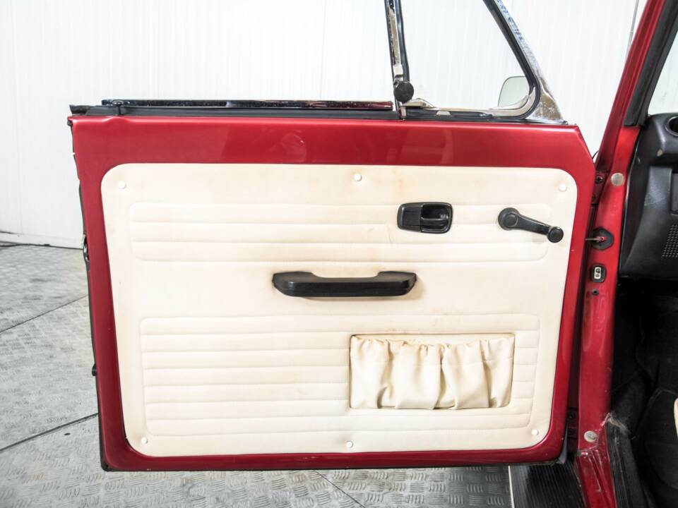 Image 31/50 of Volkswagen Beetle 1303 LS (1977)