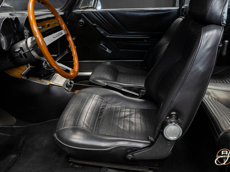 Image 11/20 of Alfa Romeo 2000 GT Veloce (1971)