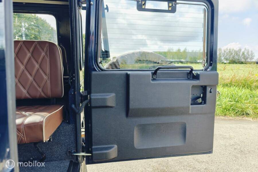 Image 28/39 de Land Rover Defender 90 (1997)