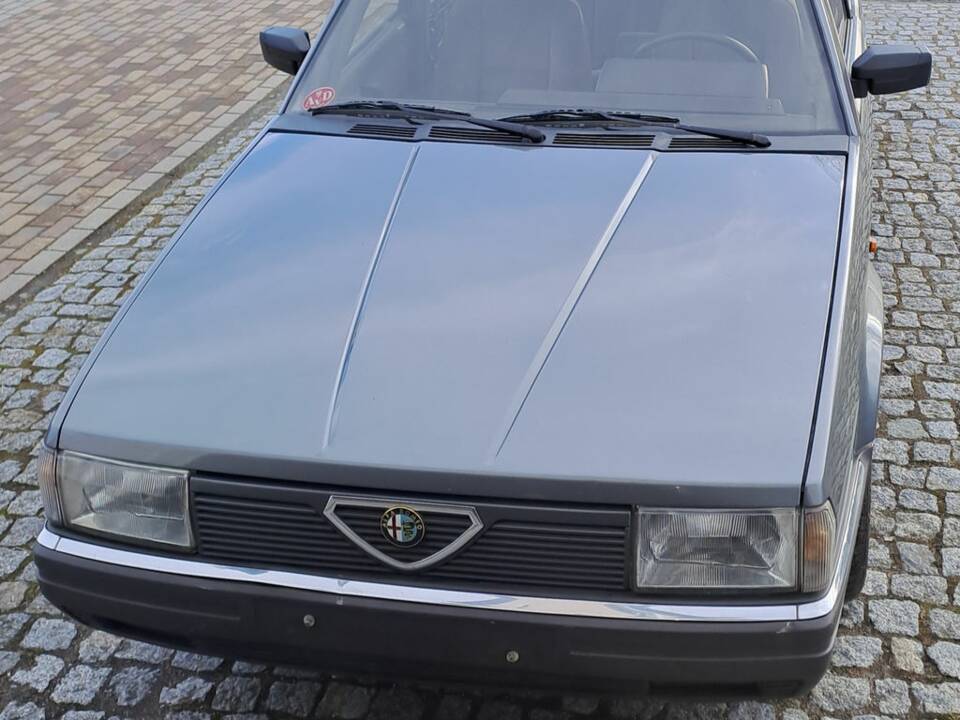 Image 6/8 of Alfa Romeo 90 2.5 Quadrifoglio Oro (1986)