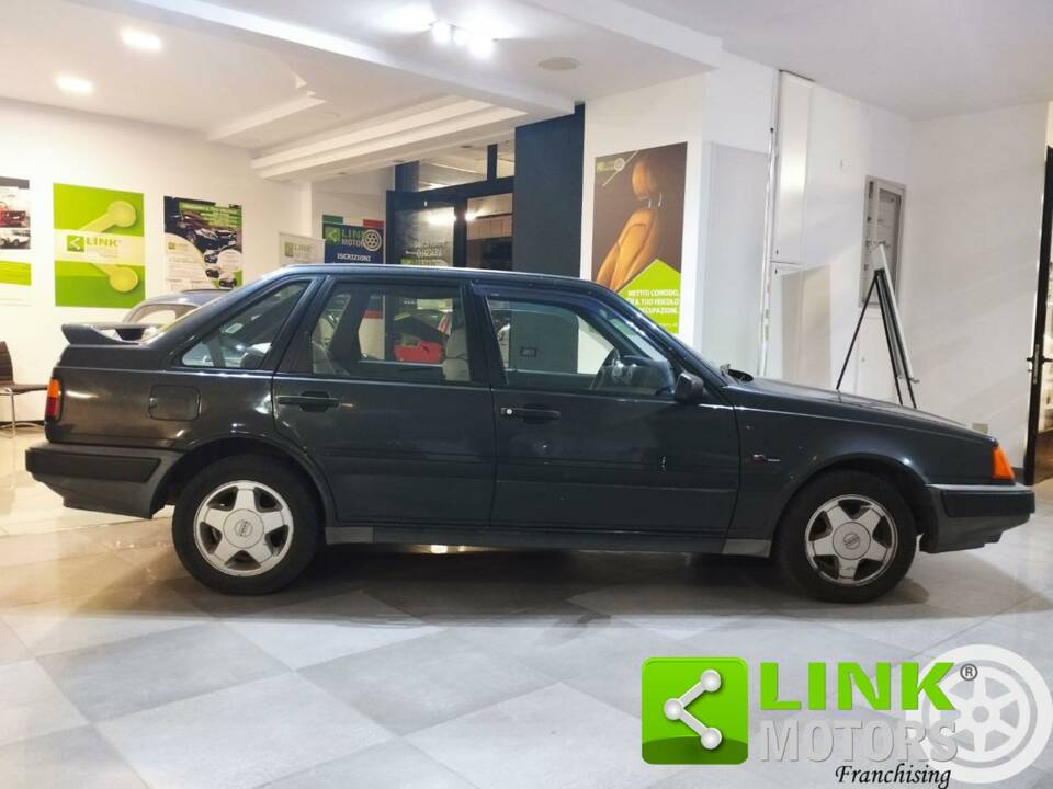 Image 3/10 of Volvo 440 (1989)
