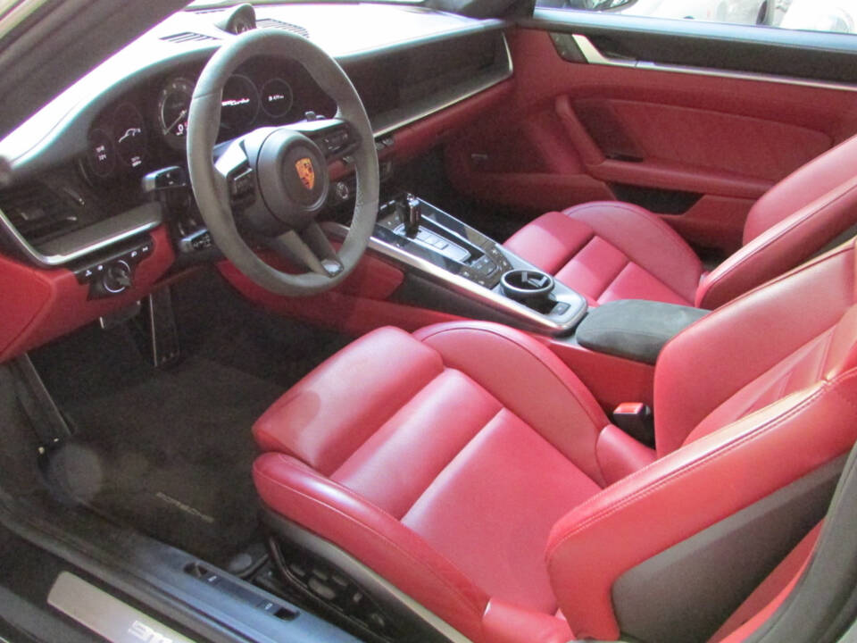 Image 11/20 of Porsche 911 Turbo (2022)