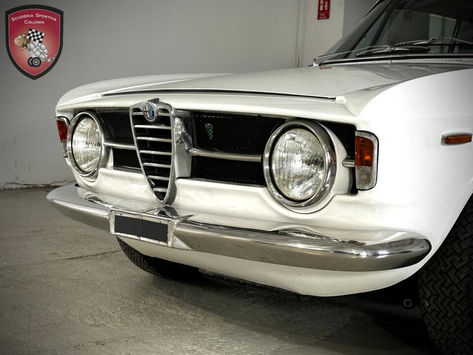 Immagine 19/53 di Alfa Romeo Giulia GT 1300 Junior (1970)