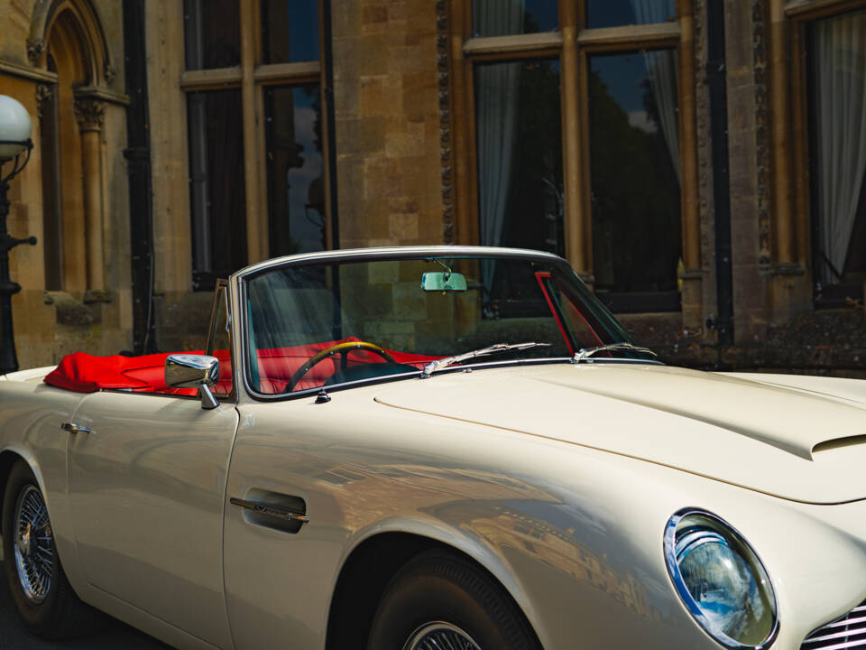 Bild 25/62 von Aston Martin DB 6 Mk II Volante (1970)