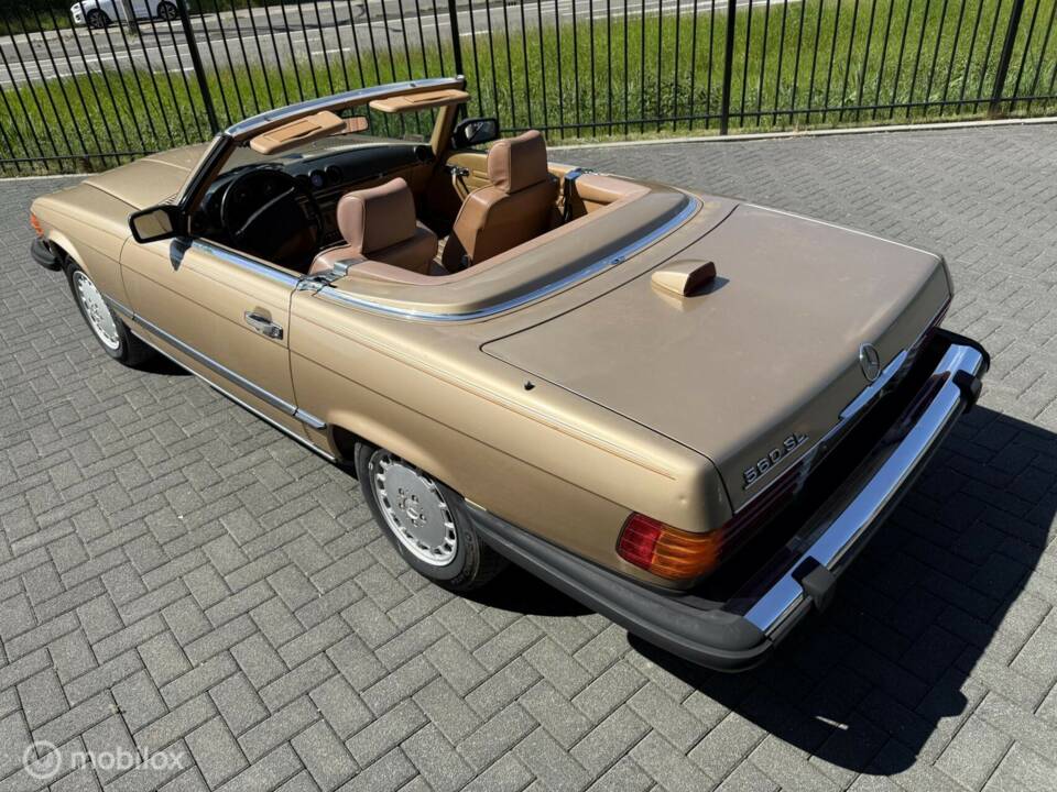 Immagine 13/41 di Mercedes-Benz 560 SL (1986)
