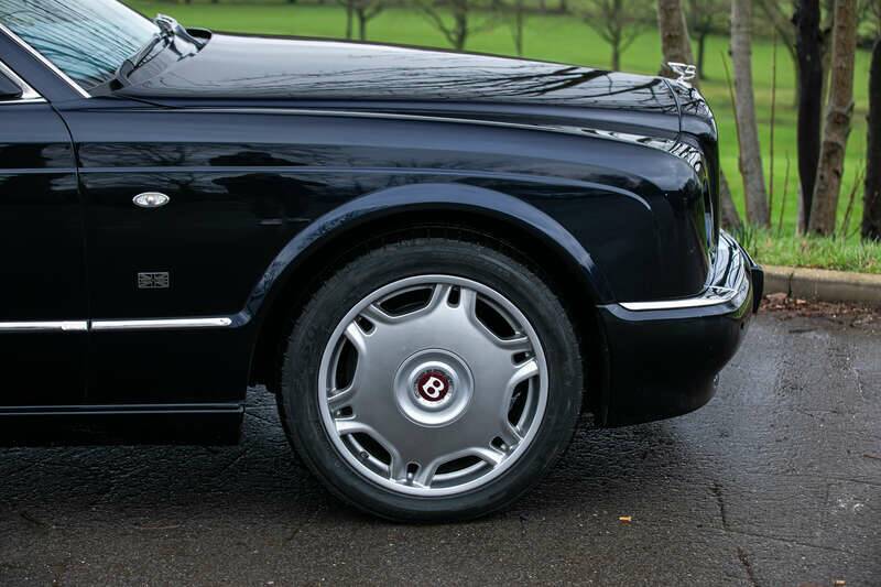 Image 14/50 of Bentley Arnage R (2006)