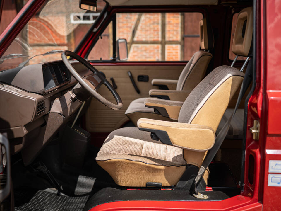 Bild 24/52 von Volkswagen T3 Bus 2.1 (1989)