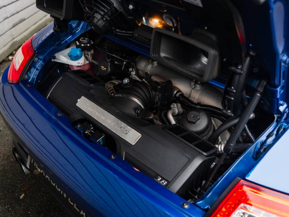 Bild 17/51 von Porsche 911 Carrera 4 GTS (2011)