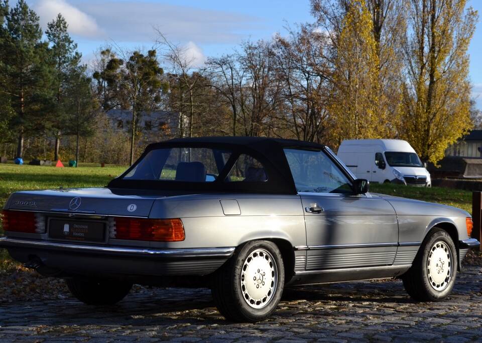 Image 20/36 of Mercedes-Benz 300 SL (1987)