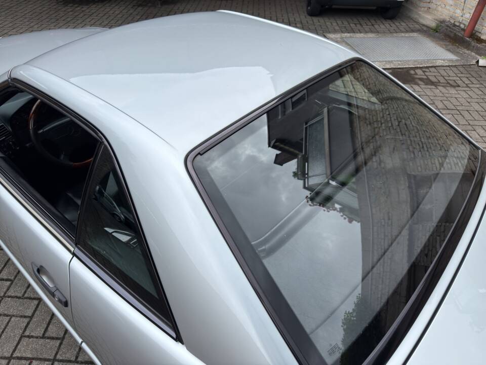 Image 22/28 of Mercedes-Benz SL 320 (1995)