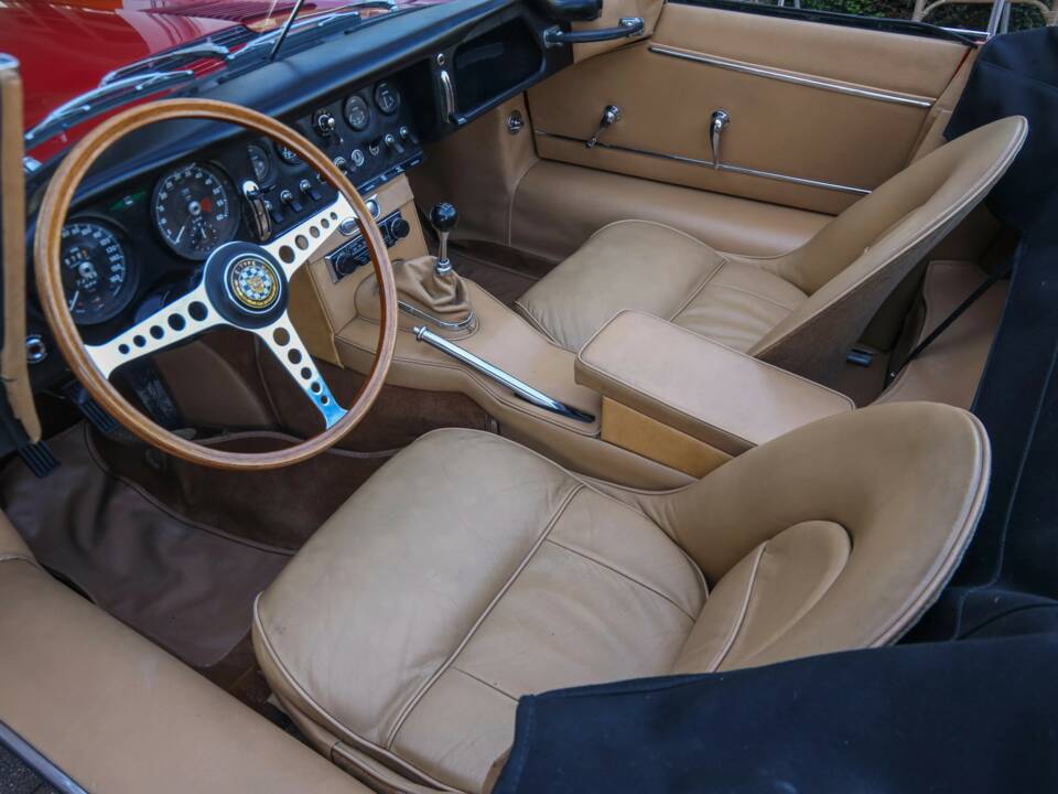 Image 36/50 de Jaguar Type E 3.8 (1964)