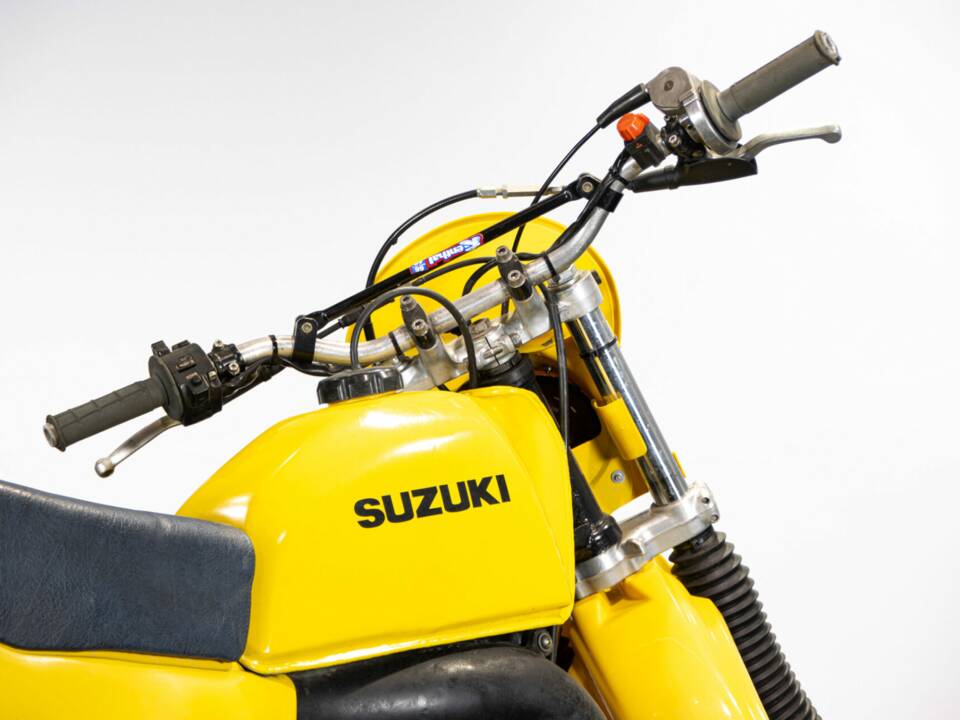 Image 26/46 of Suzuki PE 175 (1981)
