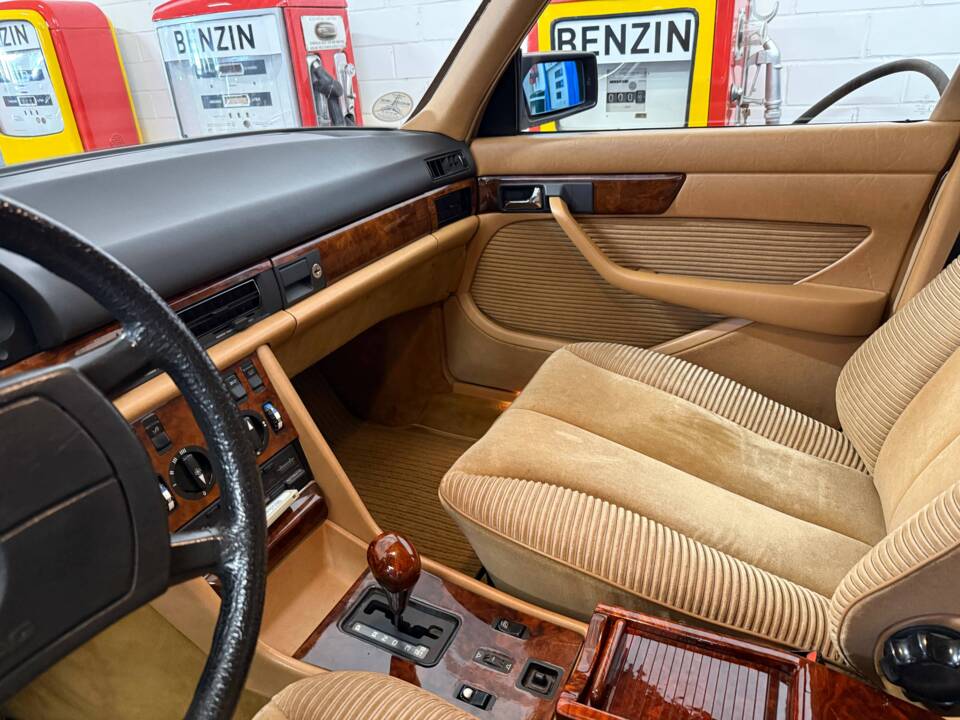 Image 10/18 of Mercedes-Benz 500 SE (1985)