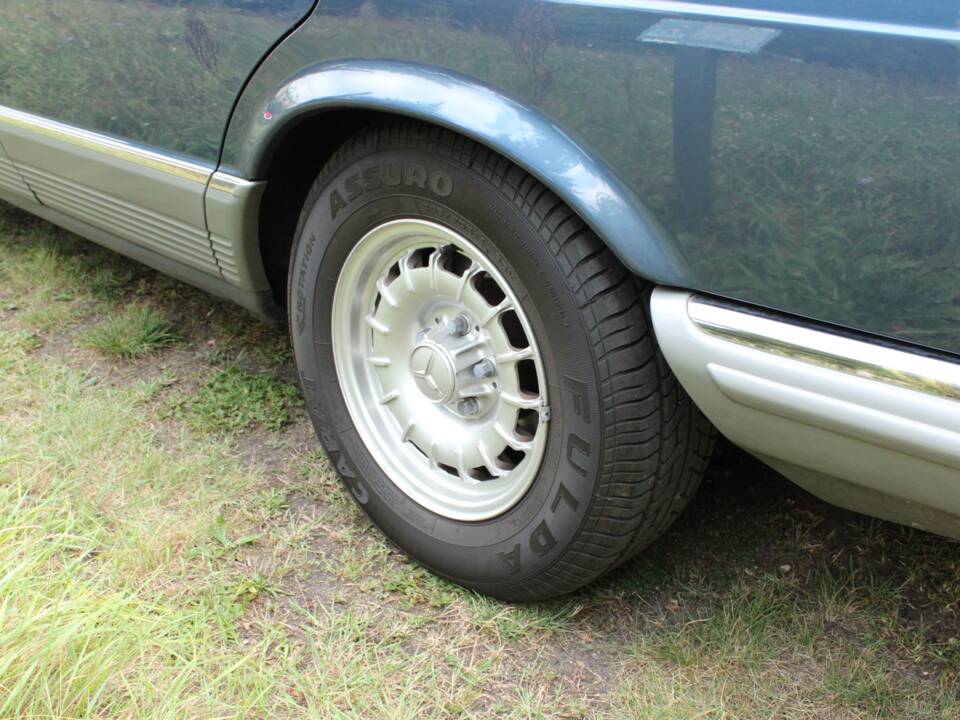 Image 14/51 de Mercedes-Benz 500 SE (1984)
