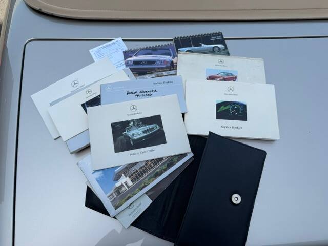 Image 18/23 of Mercedes-Benz SL 500 (1998)