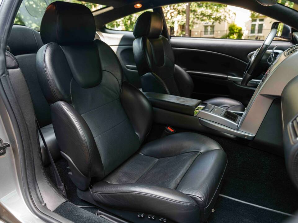 Bild 21/26 von Aston Martin V12 Vanquish (2003)