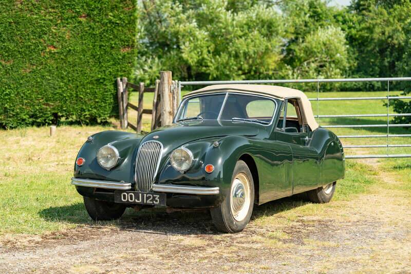 Image 1/50 of Jaguar XK 120 DHC (1954)