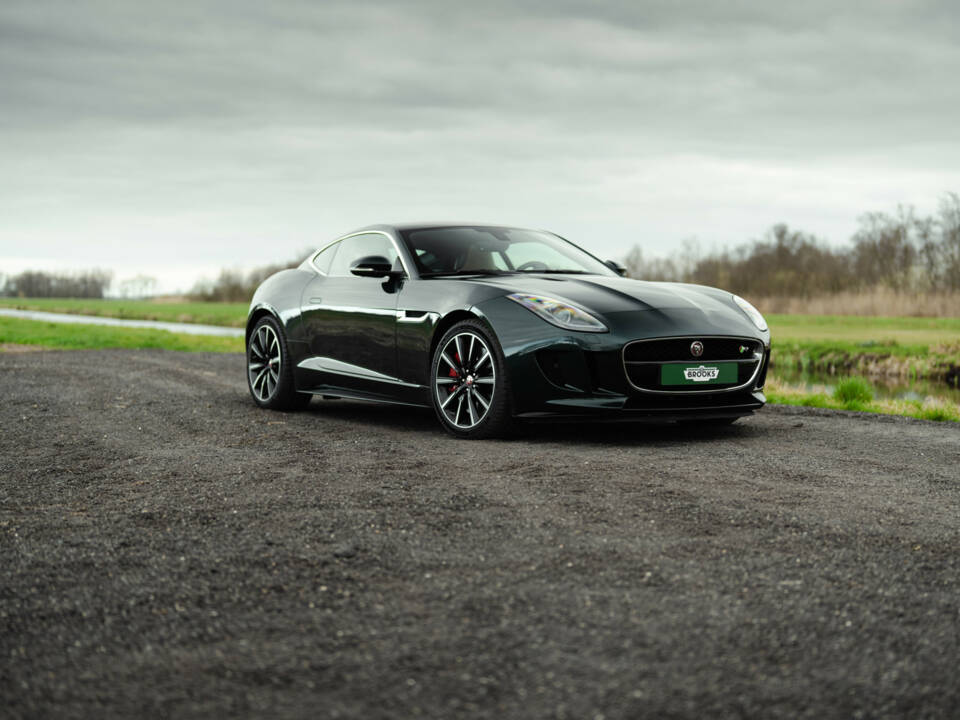 Bild 6/32 von Jaguar F-Type R (2016)