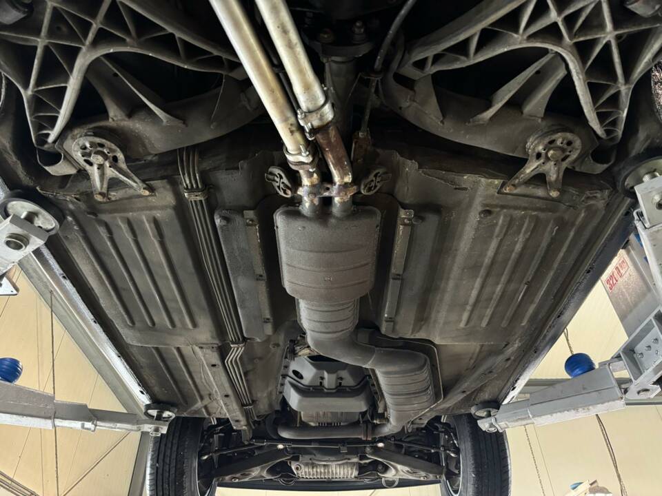 Image 25/25 of Mercedes-Benz 560 SL (1989)