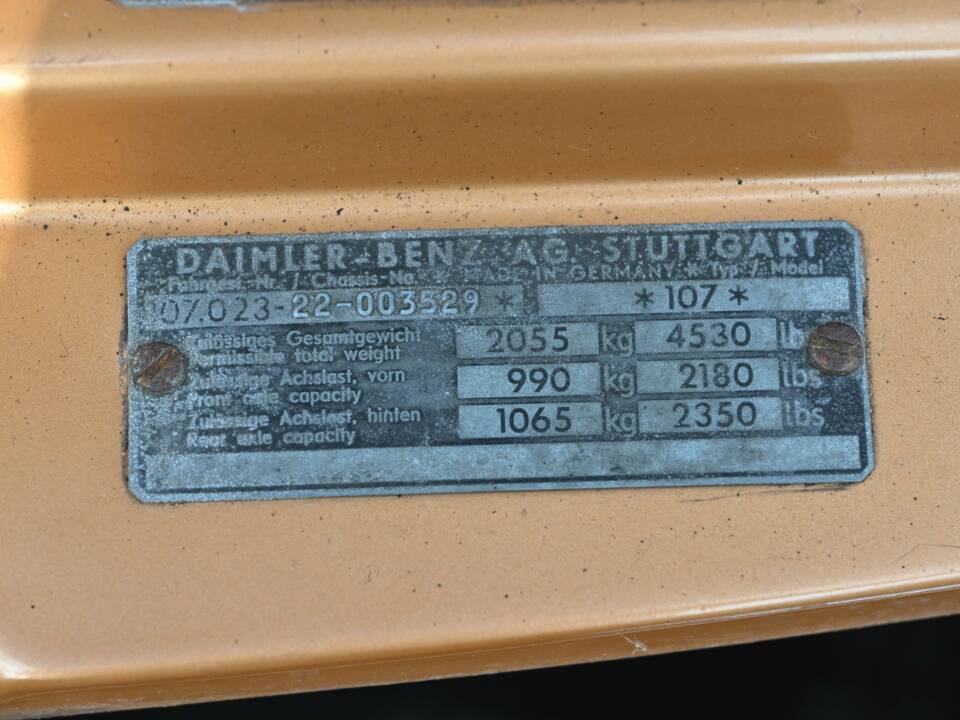 Bild 37/50 von Mercedes-Benz 350 SLC (1972)