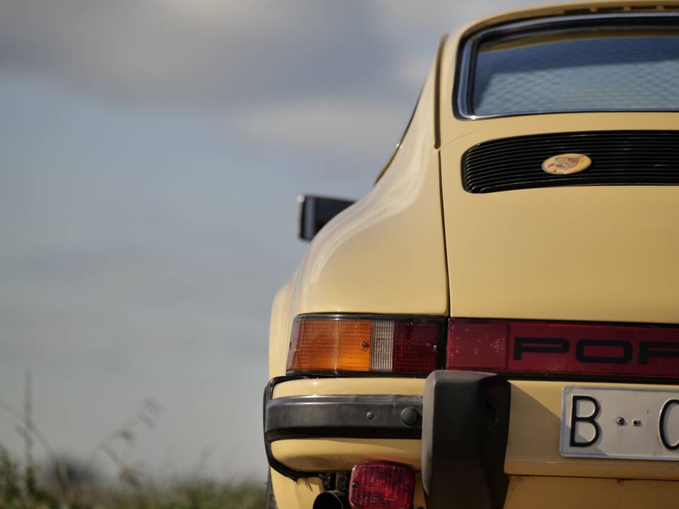 Image 11/77 de Porsche 911 2.7 S (1974)