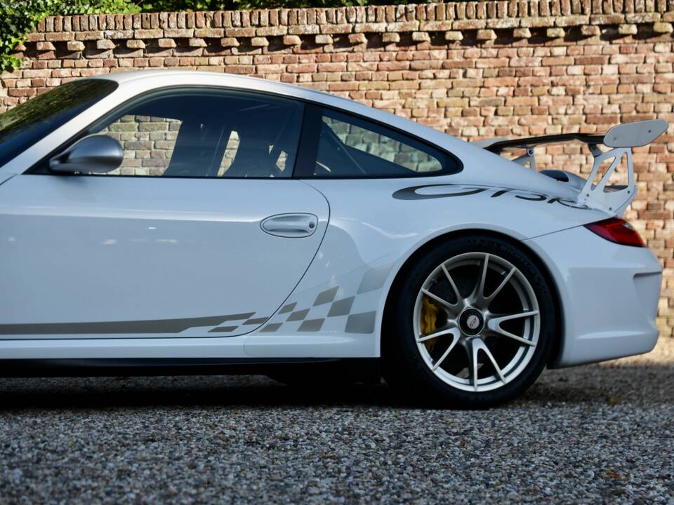 Image 13/50 de Porsche 911 GT3 RS (2010)