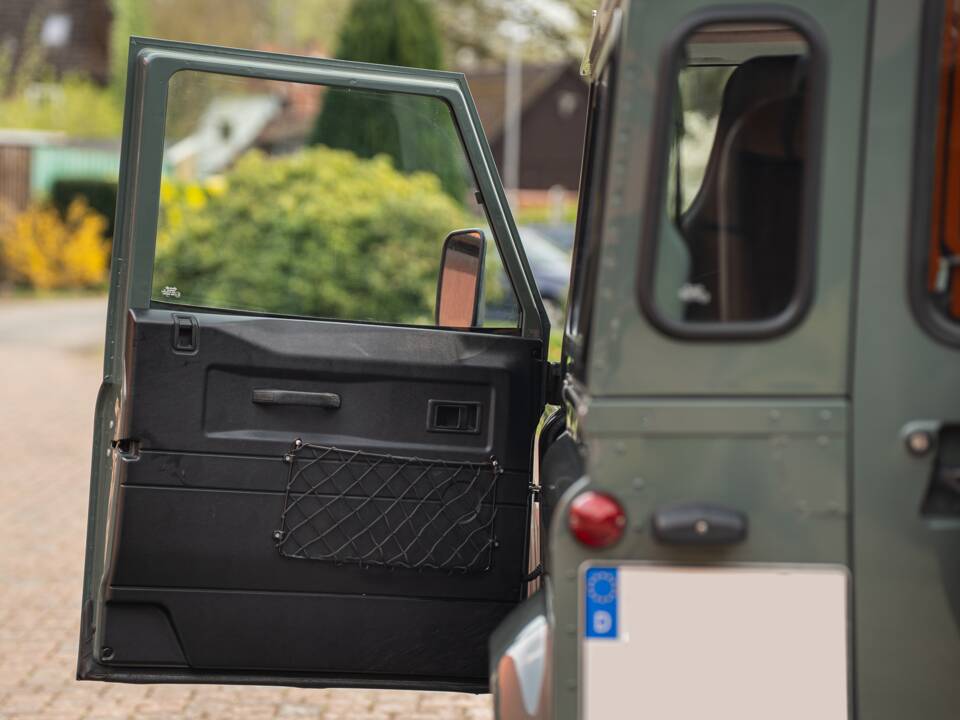 Image 24/42 of Land Rover Defender 90 (2015)
