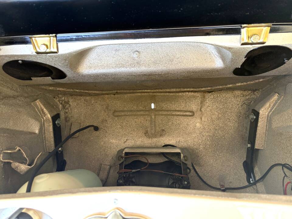 Afbeelding 20/28 van Volkswagen Karmann Ghia 1600 (1971)