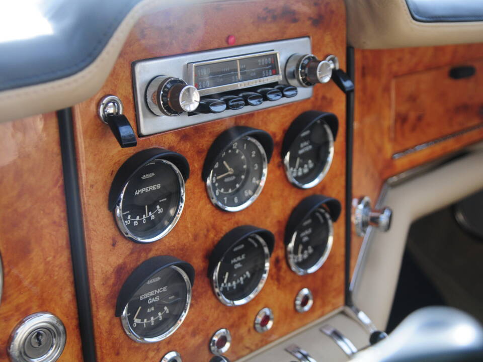 Image 14/34 of Facel Vega Facel II (1964)