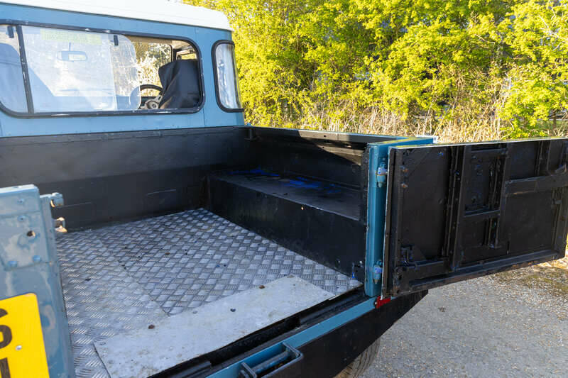 Image 21/50 de Land Rover 90 (1987)
