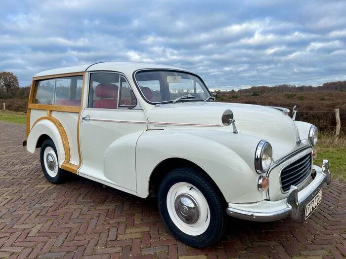 Image 2/4 of Morris Minor 1000 Traveller (1970)