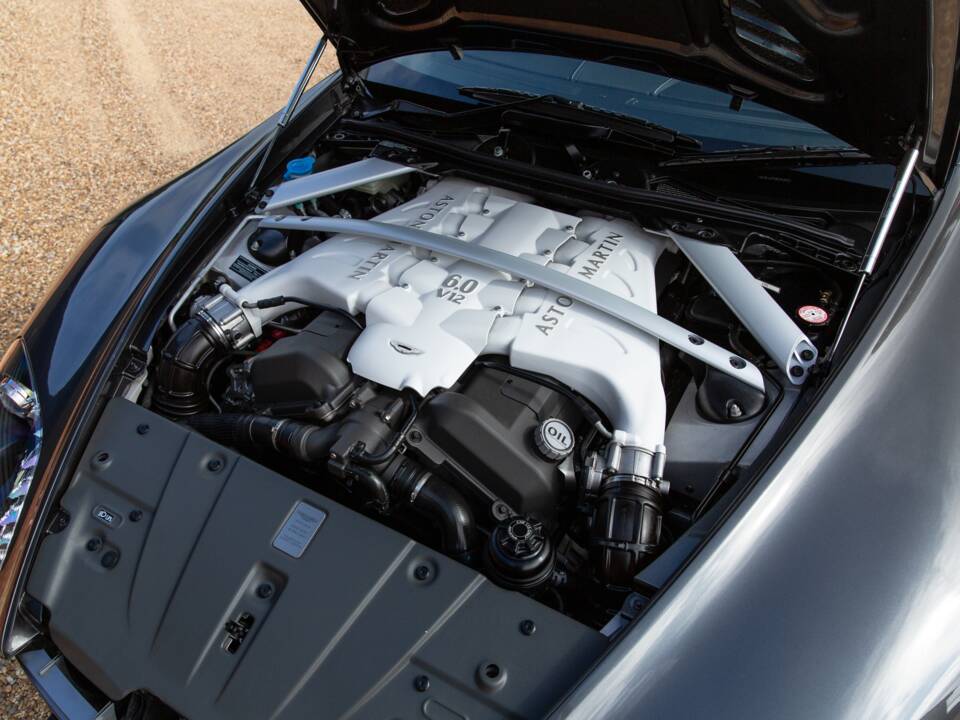 Bild 10/79 von Aston Martin V12 Vantage (2011)