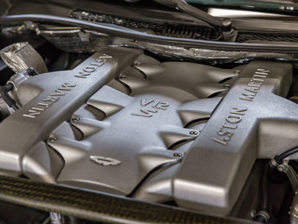 Image 38/56 of Aston Martin V12 Vanquish S (2005)