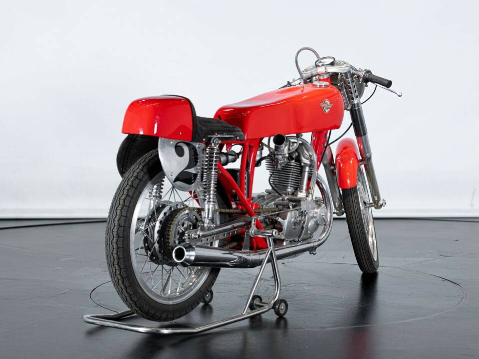 Image 3/33 of Ducati 125 Sport (1957)