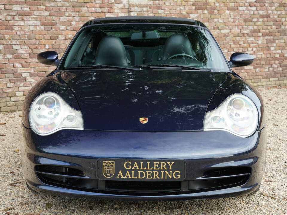 Image 5/50 of Porsche 911 Carrera (2003)