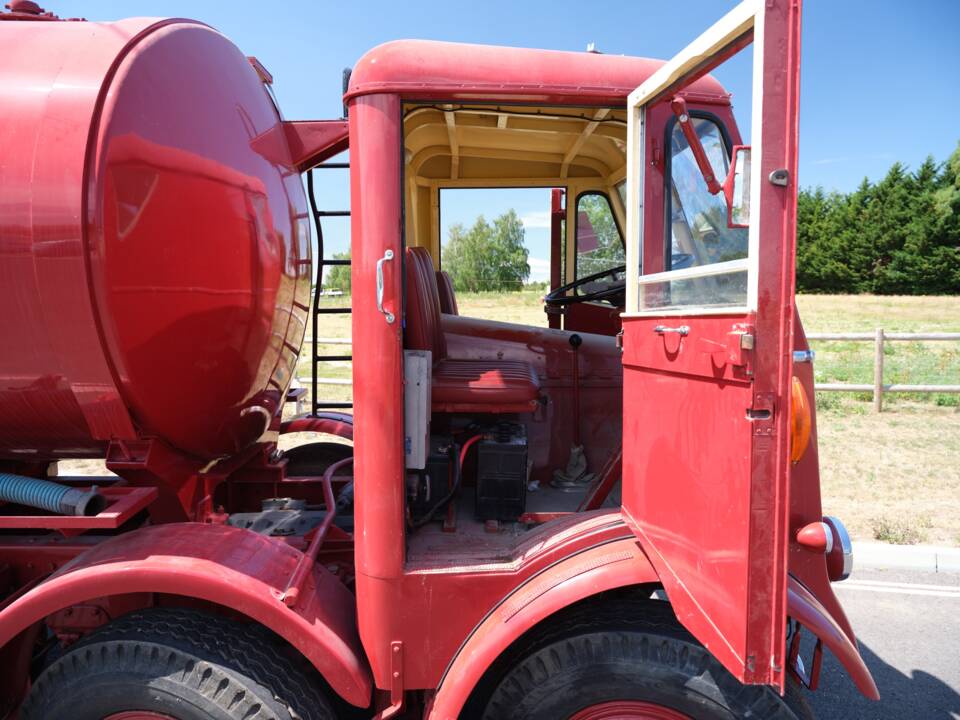 Bild 26/42 von AEC Mammoth Major Tanker (1954)